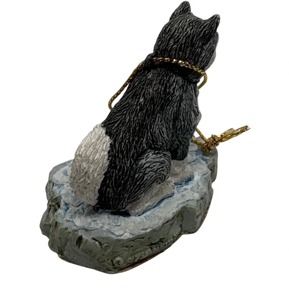 Alaska Siberian Husky Sled‎ Dog Resin Christmas Ornament Grey White Figurine